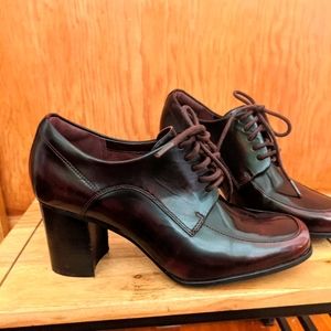 Clarks Artisan Chunky Heel. Size 6.5 Burgundy